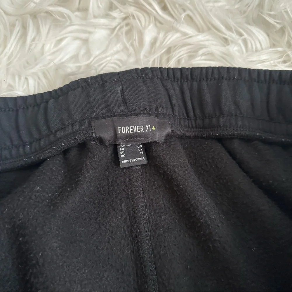 Forever 21 Basic Fleece Drawstring Joggers - Picture 6 of 7